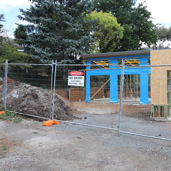 do you deliver and install temporary fencing and what's the cost for these services in Norway ME